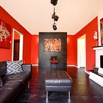 Haven - Downtown With Art Deco Design *
