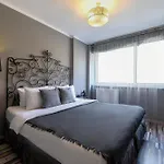 Haven - Downtown With Art Deco Design Apartment