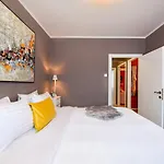 Haven - Downtown With Art Deco Design Apartment *