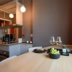Haven - Downtown With Art Deco Design Apartment