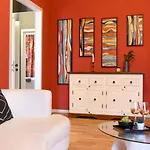 Haven - Downtown With Art Deco Design *