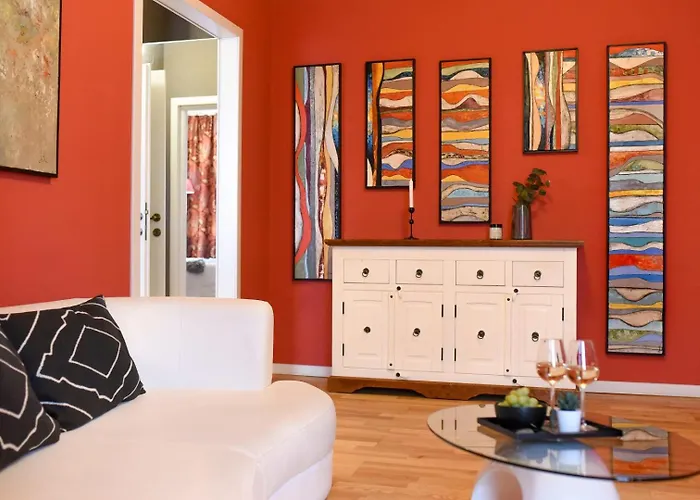 Haven - Downtown With Art Deco Design *